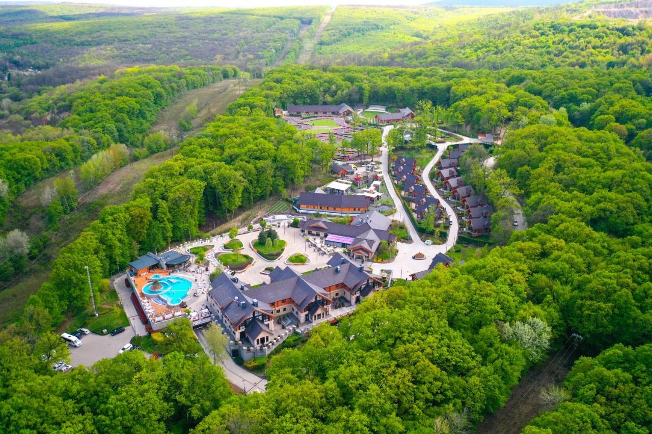 Avalon Resort & Spa Мисколк Екстериор снимка