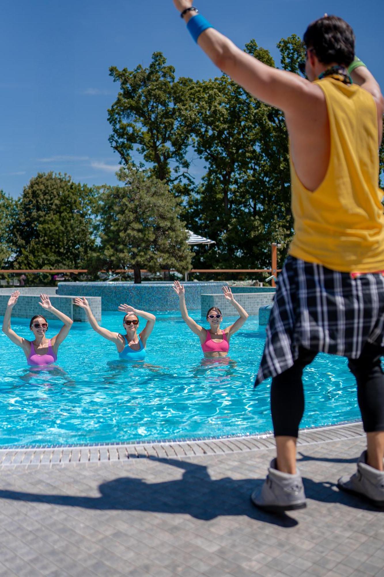 Avalon Resort & Spa Мисколк Екстериор снимка