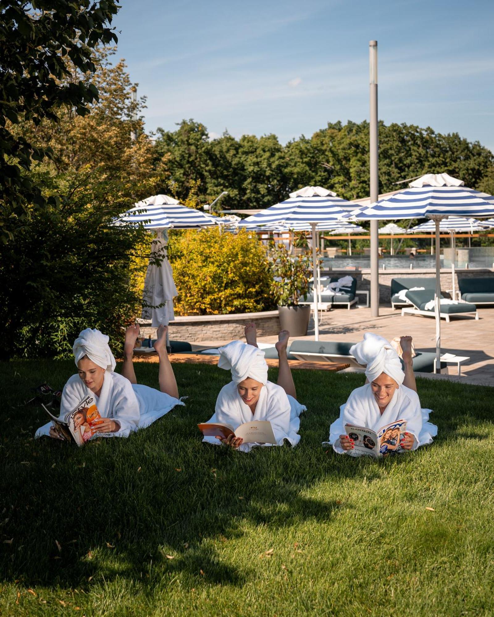 Avalon Resort & Spa Мисколк Екстериор снимка