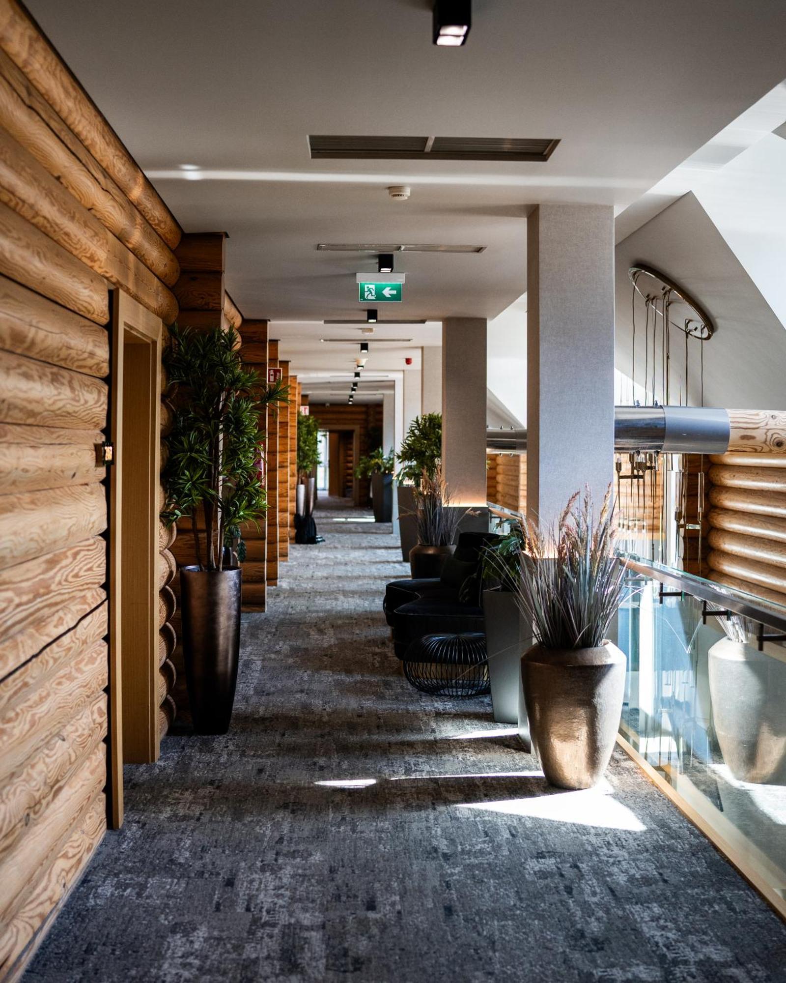 Avalon Resort & Spa Мисколк Екстериор снимка